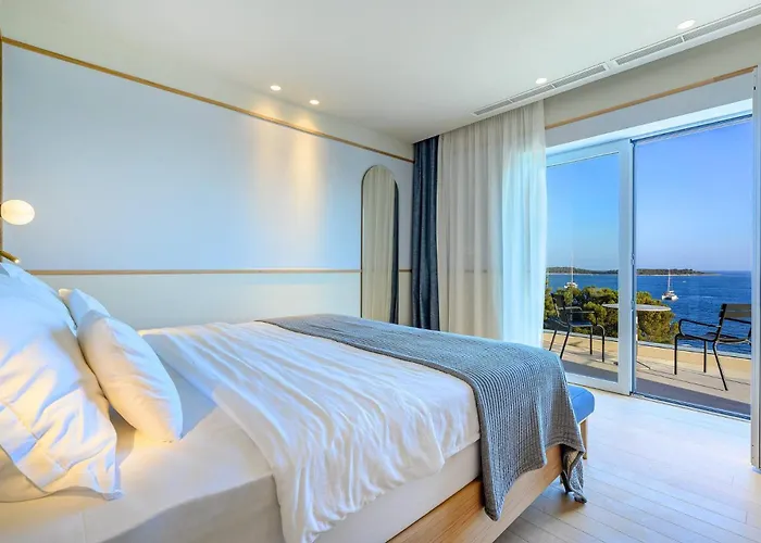 빌라 Crystalsea 1 Infinity Heatedpool In Hvar *