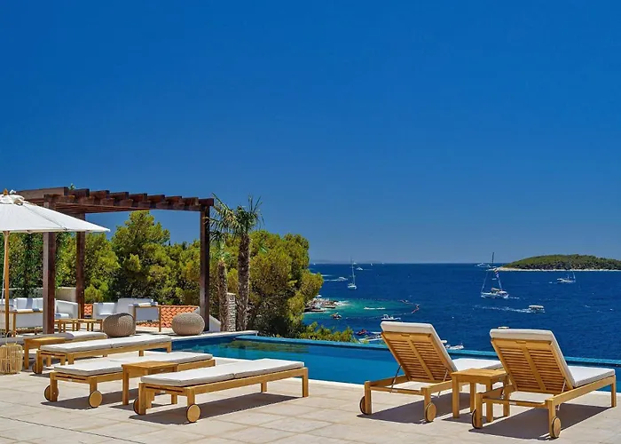Crystalsea 1 Infinity Heatedpool In Hvar *