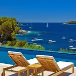 Crystalsea 1 Infinity Heatedpool In Hvar Willa
